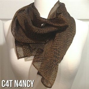VINTAGE - Leopard Print Sheer Fancy Neck Scarf!